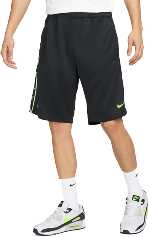 Nike Sportswear Repeat Short
